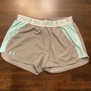 Under Armour Shorts size M